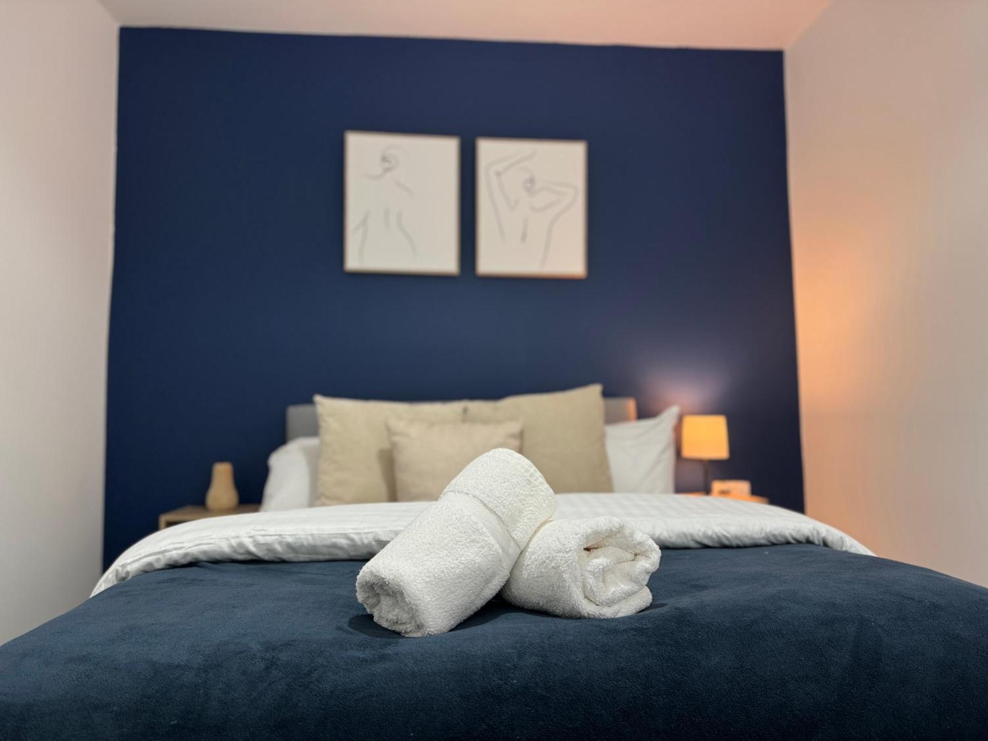Group Bookings: Up To 30 Guests Across 5 Spacious Flats! Keyless Access Free Wifi & Parking برمنغهام المظهر الخارجي الصورة